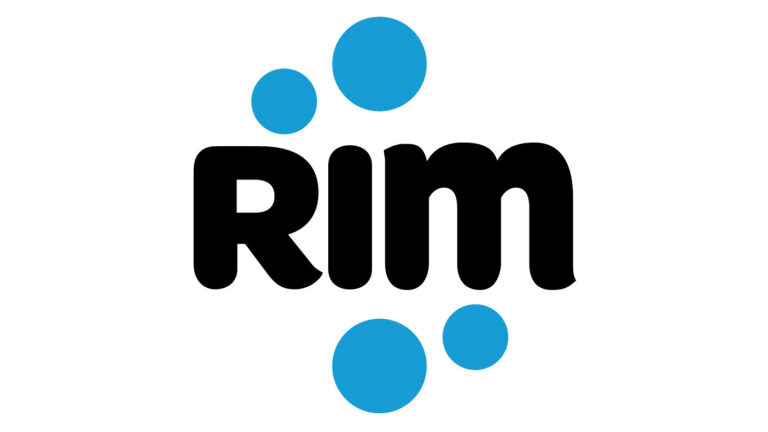O logótipo do Remote Incident Manager tem as letras RIM rodeadas por quatro círculos azuis que representam máquinas-alvo remotas.