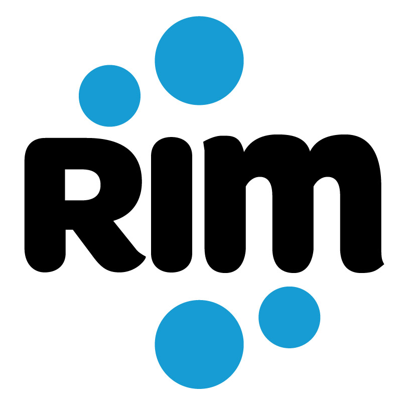 Das Logo des Remote Incident Managers besteht aus den Buchstaben RIM, umgeben von vier blauen Kreisen, die entfernte Zielrechner darstellen.